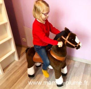 Une petite chambre fille totalement Girly et licorne !