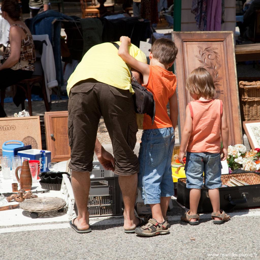 Le vide grenier, une sortie en famille