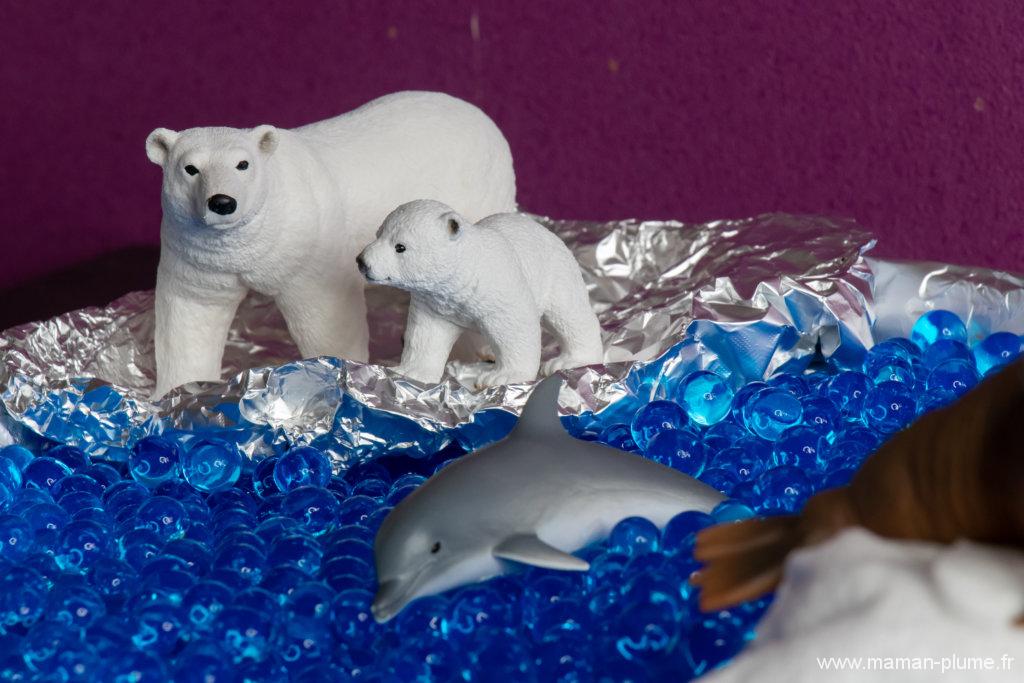 Activité bac sensoriel aquatique avec les animaux Schleich