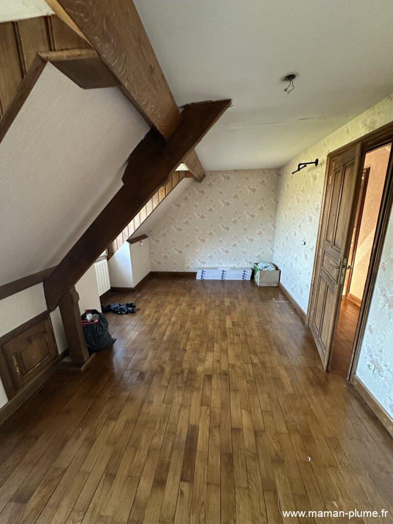 Avant / après : la transformation complète d’une chambre d’ado sous pente en cocon chaleureux et moderne