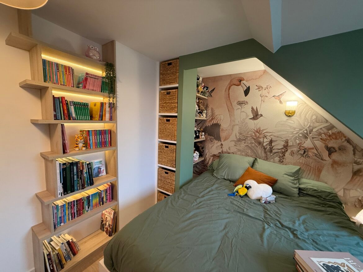 Avant / après : la transformation complète d’une chambre d’ado sous pente en cocon chaleureux et moderne